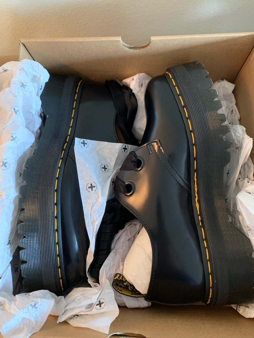 NEW Dr Martens Doc Marten Holly Platform Black Leather Oxford Loafer US Size 10